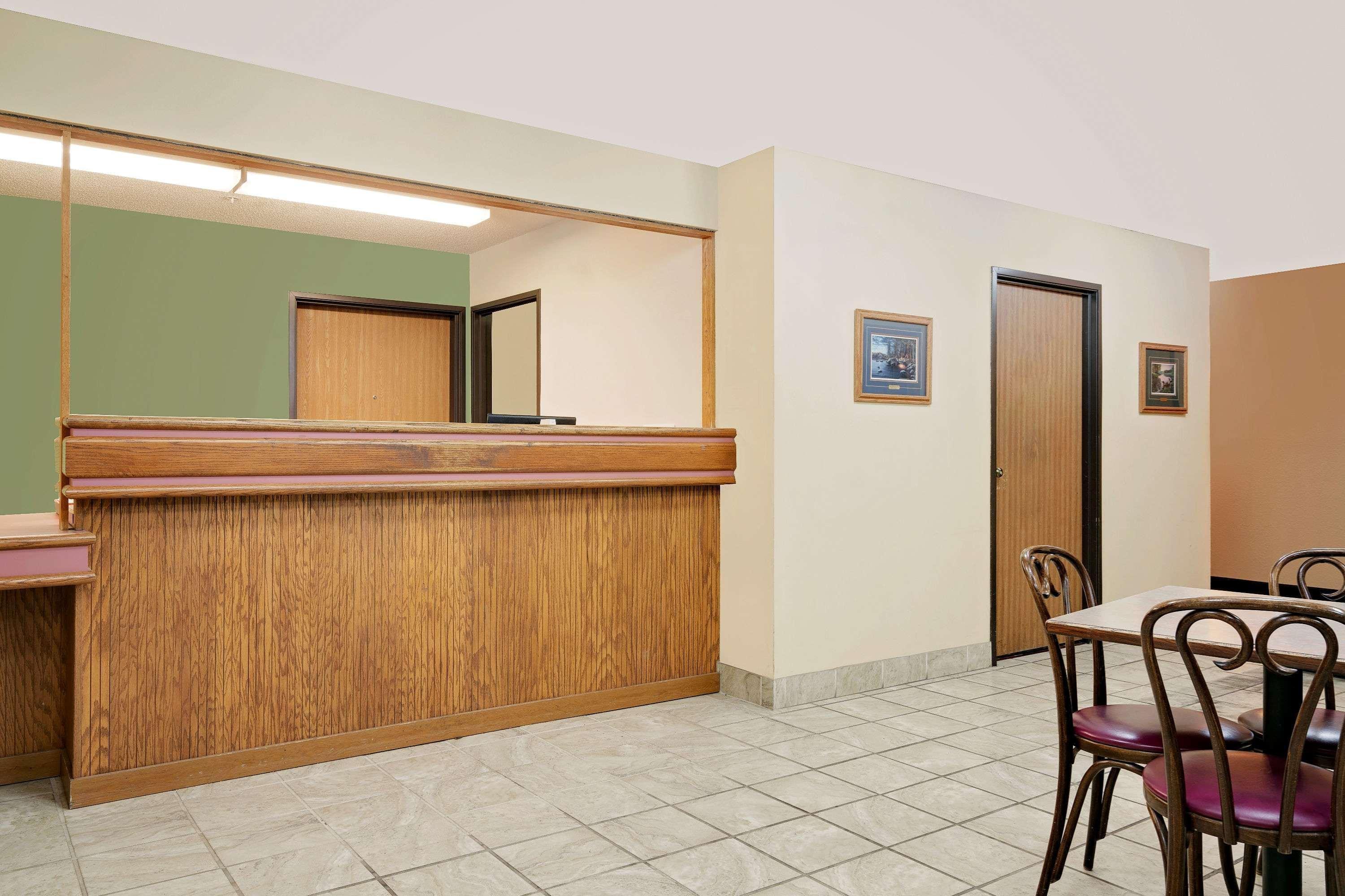 Hotel Super 8 By Wyndham Cloquet Exterior foto